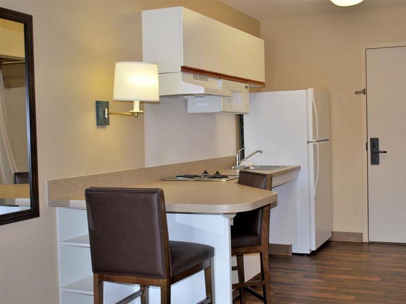 Extended Stay America Suites - Milwaukee - Брукфийлд Екстериор снимка